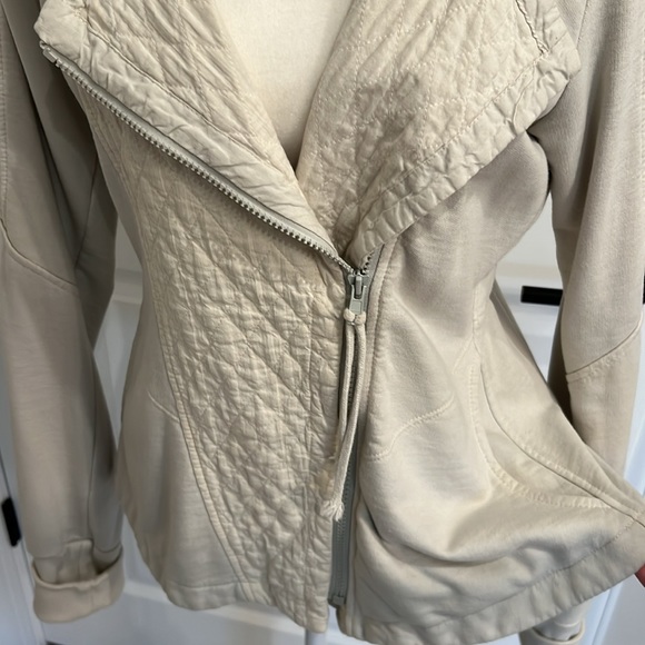 PRAIRIE UNDERGROUND
Cloak Zip Up Hoodie Top Jacket in Cream Size Medium - Picture 9 of 12